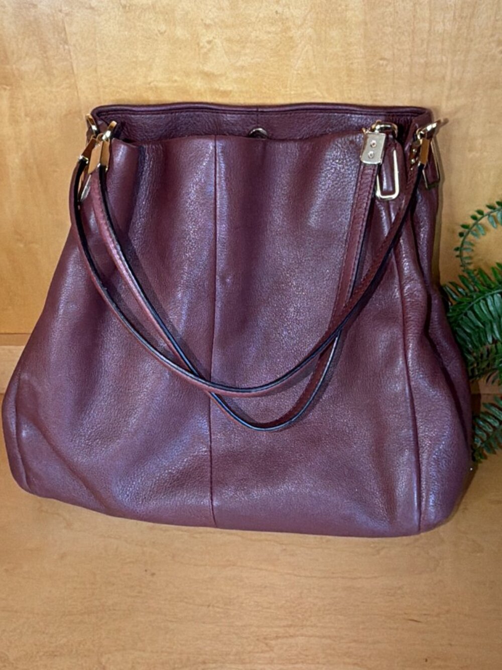 Coach Phoebe Burgundy Pebbled Leather Shoulder Bag | Classic Hobo Purse Like New - Picture 4 of 11